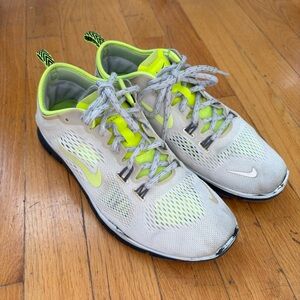 Nike Women Free 5.0 TR Fit 4